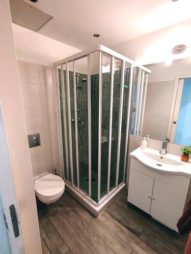 Vanesia Boutique Apartment - image 37
