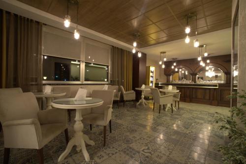 로비, Kronos Hotel in 골바시