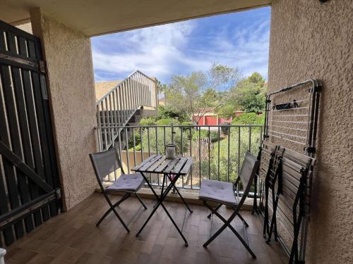 GIELAC Studio avec terrasse pour 2 personnes à Giens