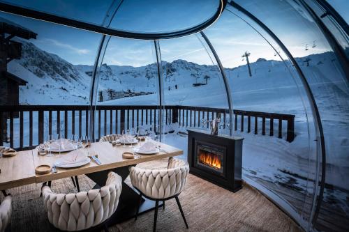 Restaurant, Hotel Les Suites du Montana by Les Etincelles in Les Almes
