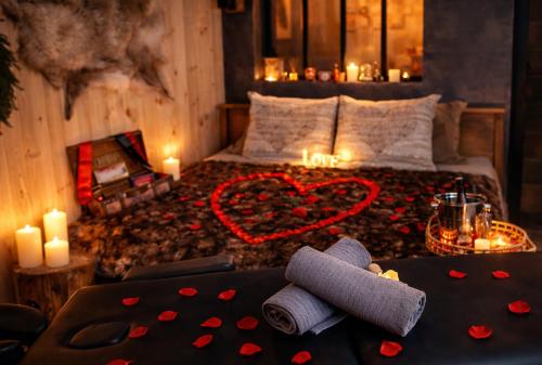 Le chalet romantique, SPA, Écran cinéma, Lit king size, day use, 10 min centre