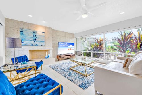 Secluded retreat Heated pool Dock Access Quiet Neighborhood SaltAire Key RESlDENCES in Fort Lauderdale, USA