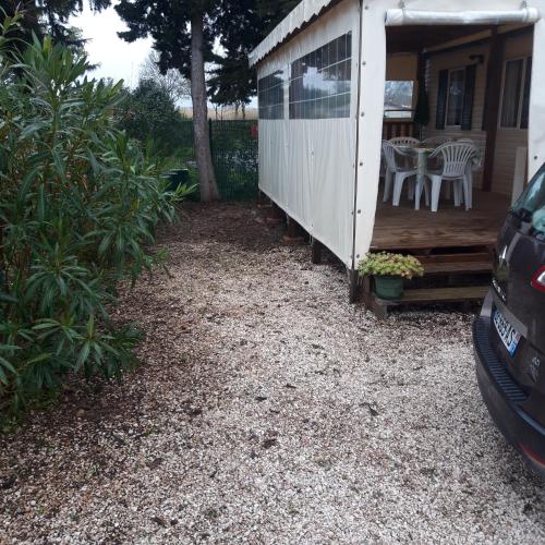 Bungalow a Hyeres prévoir serviettes de toilette et linge de lits