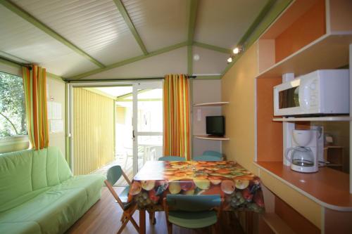 Camping Dolce Vita in คาลวี