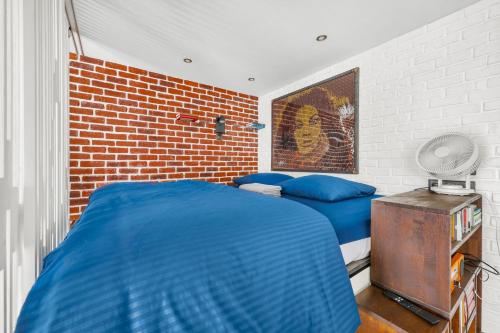 Place de la Bastille - Cozy Studio Apartment with Netflix - image 2