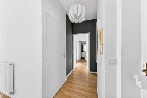 Quartier Bastille Charonne 2 Bedroom Apartment with Netflix - main image