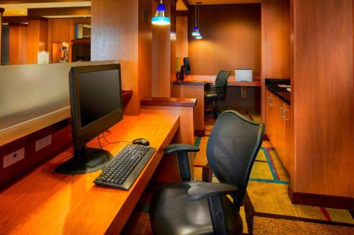 Fairfield Inn and Suites Columbus Polaris - image 44