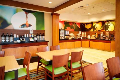 Fairfield Inn and Suites Columbus Polaris - image 37
