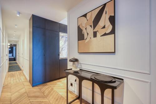 UrbanFlat 225 - Elite 4 Bedroom Apartment Bastille - image 9