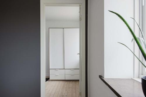 10 persons lovely Apt Close to City Center - image 13