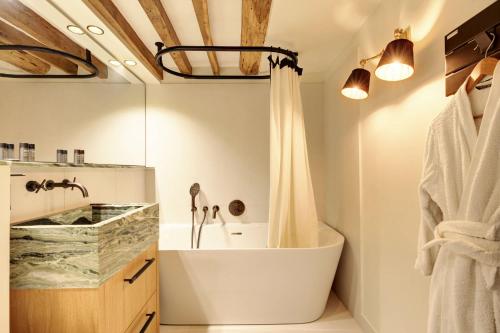Luxury Terrace Flat Champs-Elysees - image 7
