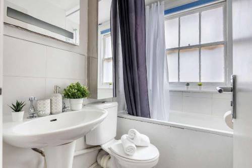 BnBNova - 2BR Holborn & Central London with Terrace - image 10