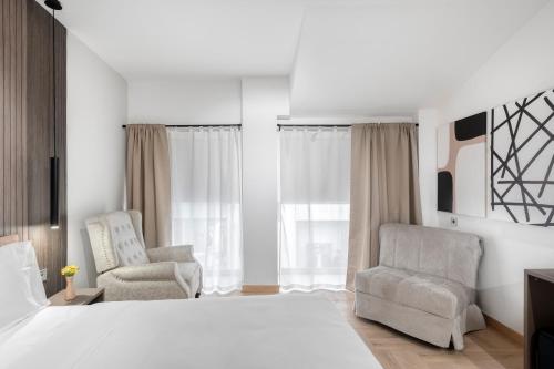 Athenian Heart Suites - image 8