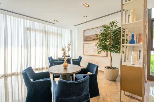 1 BR Apt Luxury at Burj Crown | All Bills Included - image 7
