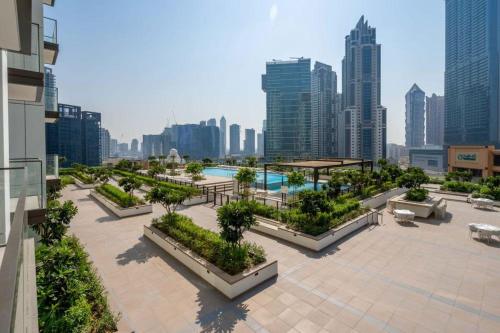 1 BR Apt Luxury at Burj Crown | All Bills Included - image 12