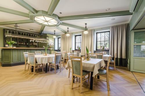Hotel w Dobieszkowie in Lodz City Center