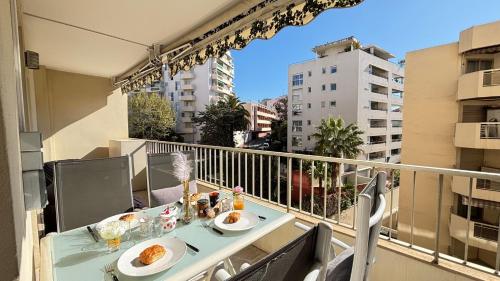 2 Room modern, terrace and Parking