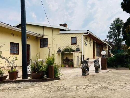 Ieeja, Daph's B&B in Bizana