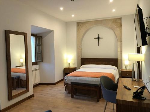 HOTEL Hospedería Monasterio de La Vid (HOTEL Hospederia Monasterio de La Vid) in La Vid Y Barrios
