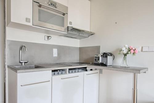 Marais Seine 1BR AC by Melvane - image 13