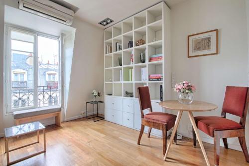 Marais Seine 1BR AC by Melvane - image 2