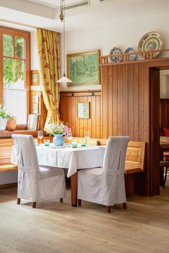 Hotel Gasthof König (Hotel Gasthof Konig) in 克雷斯蒙斯特