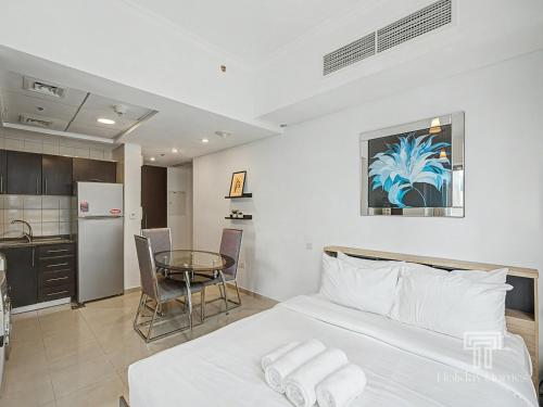 Marina Views | Corner Unit | Luxury Studio - image 13