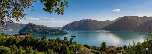  CasaDolcelago Marone Villa con Giardino Vista Lago Private Parking in Marone