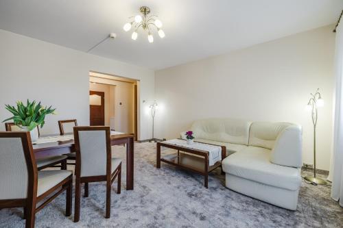 Hotel w Dobieszkowie in Lodz City Center