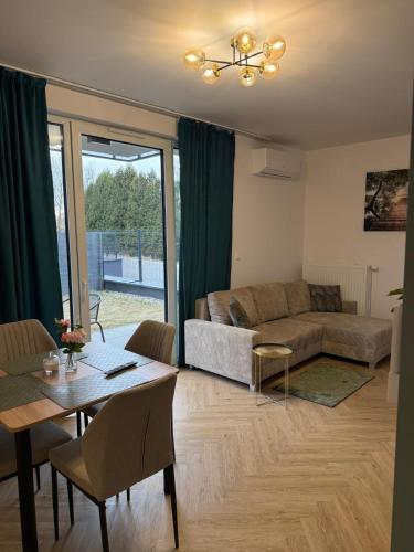Skytravel Apartment Pileckiego- Near Modlin Airport in Чоснув