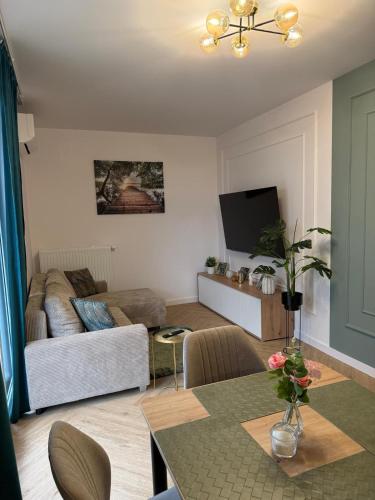 Skytravel Apartment Pileckiego- Near Modlin Airport in Чоснув