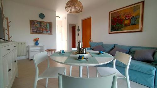 BELLISSIMO TRILOCALE CON GIARDINO E 2 BAGNI cod 507