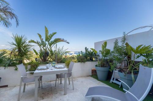 T4 - Terrasse Vue Mer Calanques de Figuerolles & plage