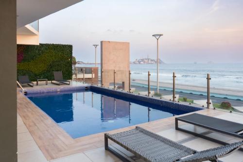 Luxurious 2 bedroom condo with partial ocean view