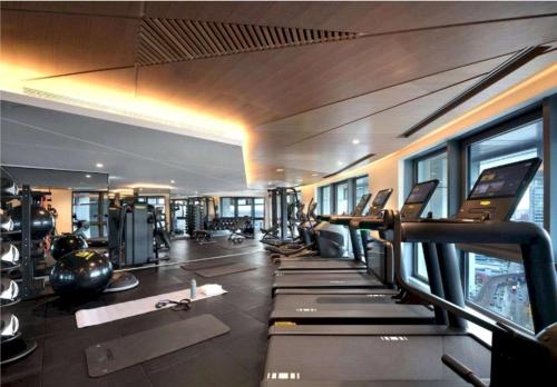 The Grand Six-Person Lux Abode Chelsea London - image 2