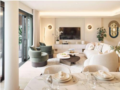 London Three Bedroom Apartment with Infinite Impressions. - image 11