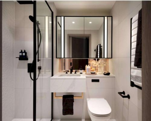 Crestview Luxury Six Sleeper Skyline View Apartment - image 10