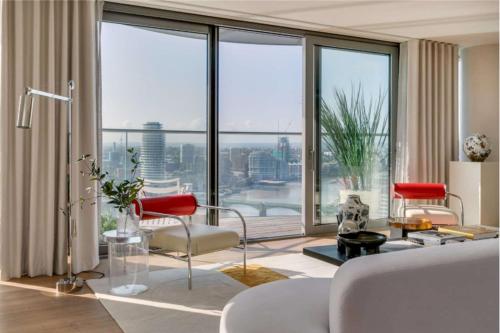 47th Floor Chelsea Waterfront Exclusive Three Bedroom Apartment - main image