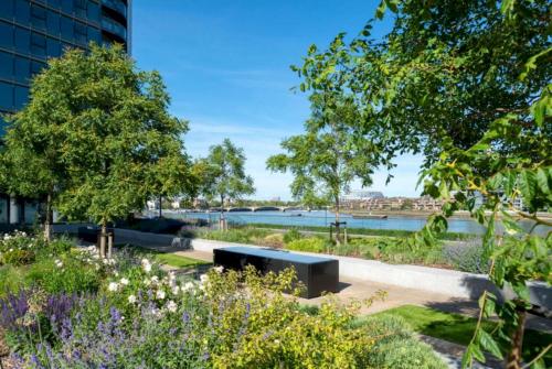 47th Floor Chelsea Waterfront Exclusive Three Bedroom Apartment - image 12