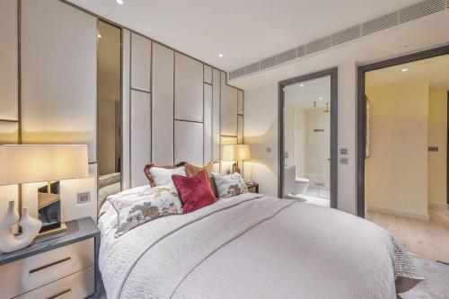Power House London 7th Floor Three Bedroom Apartment - image 3