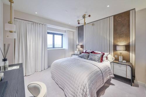 Power House London 7th Floor Three Bedroom Apartment - image 5