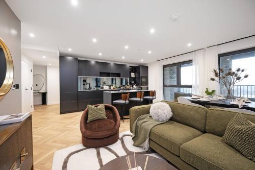 Executive Chelsea Waterfront Two Bedroom Home - image 14