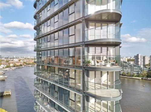 Chelsea Waterfront Riverwalk Luxury Three Bedroom Home - image 4