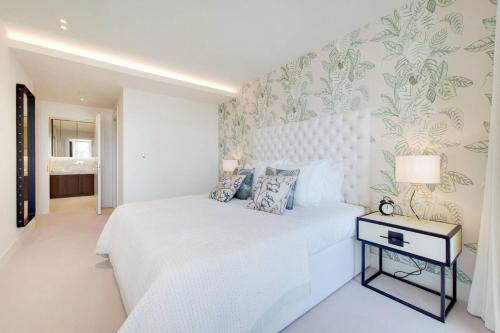 Waterfront London Luxury Four Bedroom Apartment - image 6