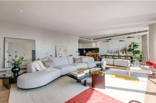 Electric Edge Apartments with breathtaking London Views - image 7
