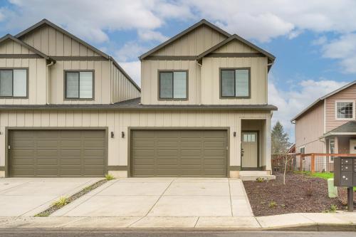 Newly Built PNW Home: 1 Mi to WSU & Med Center in Mount Vista (WA)