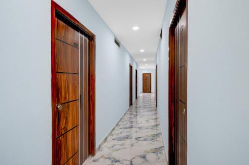 Super Hotel O MM Stay & Luxury Rooms - image 2