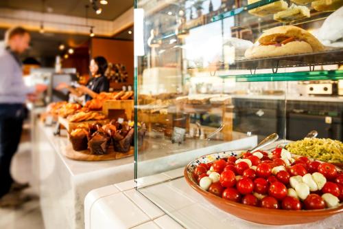 ibis Cambridge Central Station - image 4