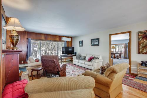 . Group-Friendly Waupaca Home on Crystal River