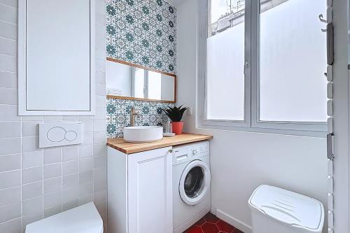 Cosy studio near Grands Boulevards - image 2